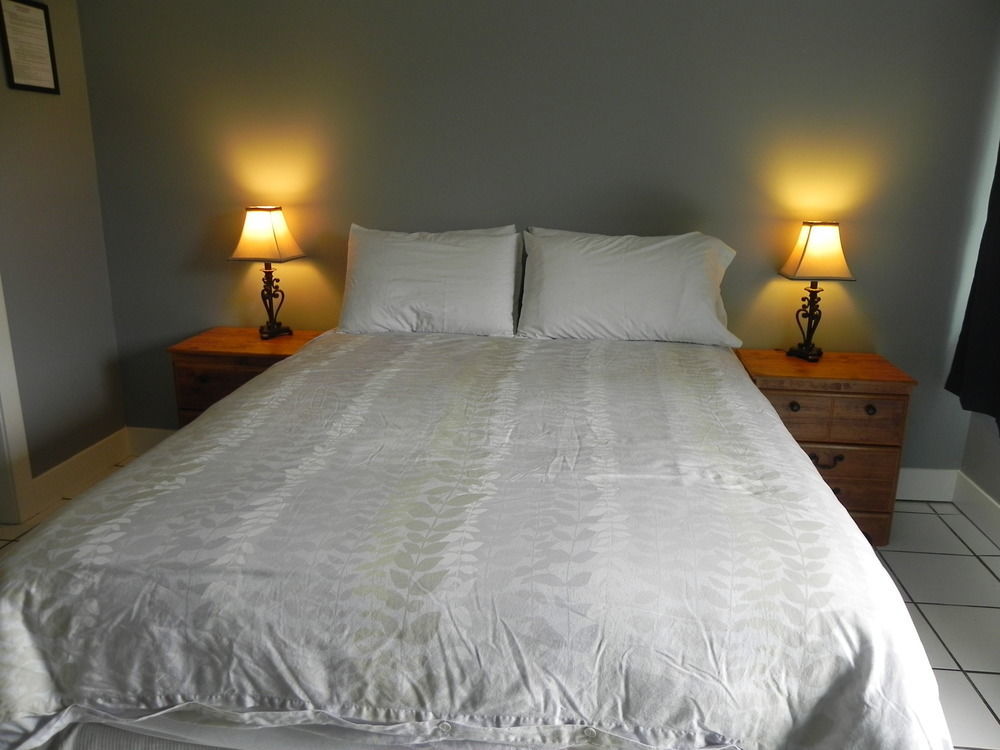 Naramata Courtyard Suites מראה חיצוני תמונה