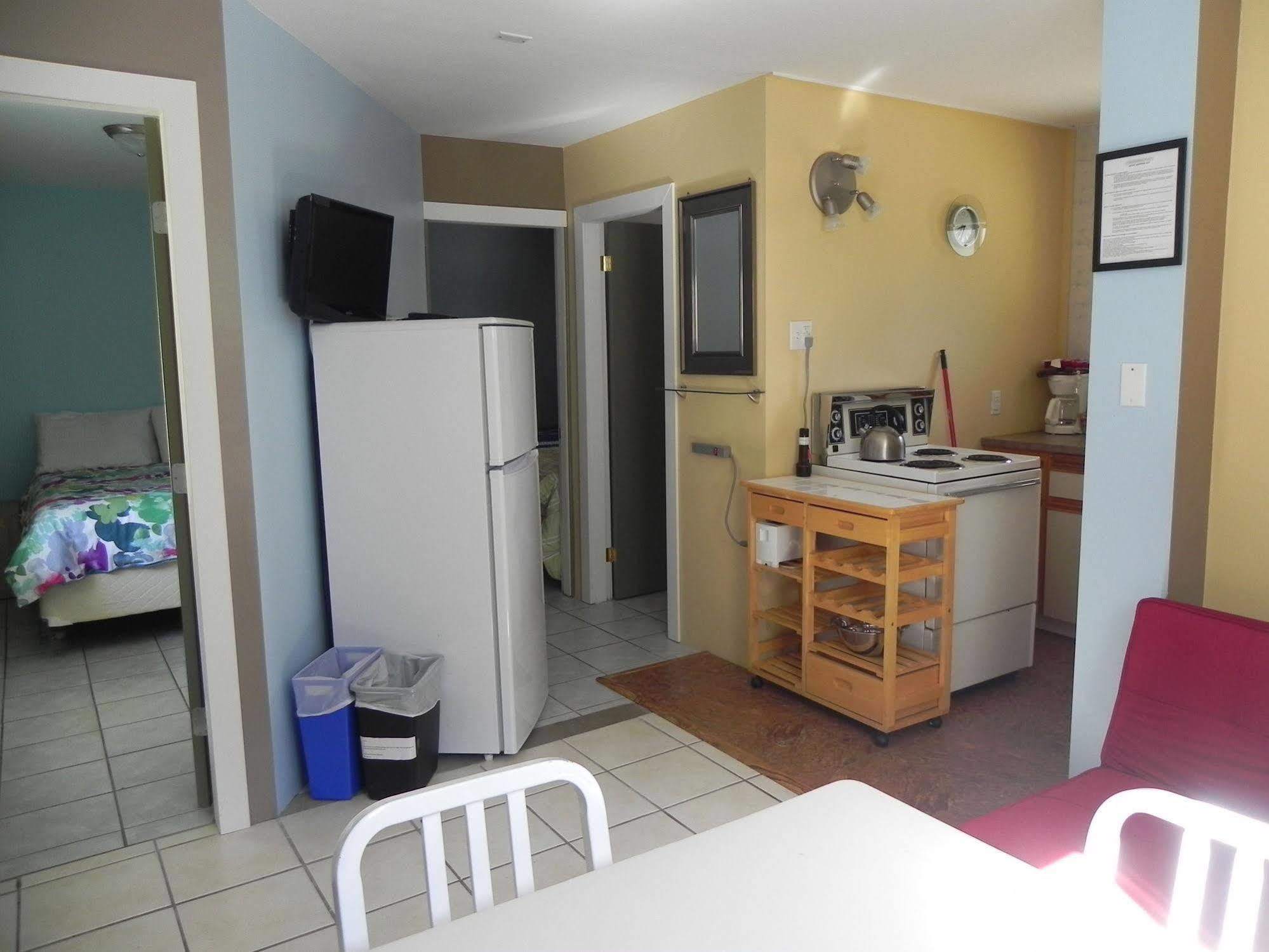Naramata Courtyard Suites מראה חיצוני תמונה